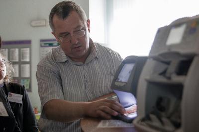 Рязанские школьники познакомились с устройством банкомата